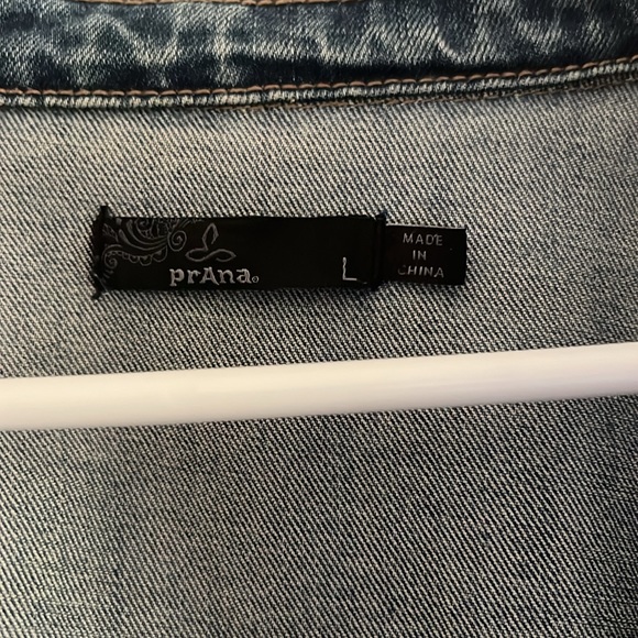 Prana women’s Jean jacket - Picture 2 of 3